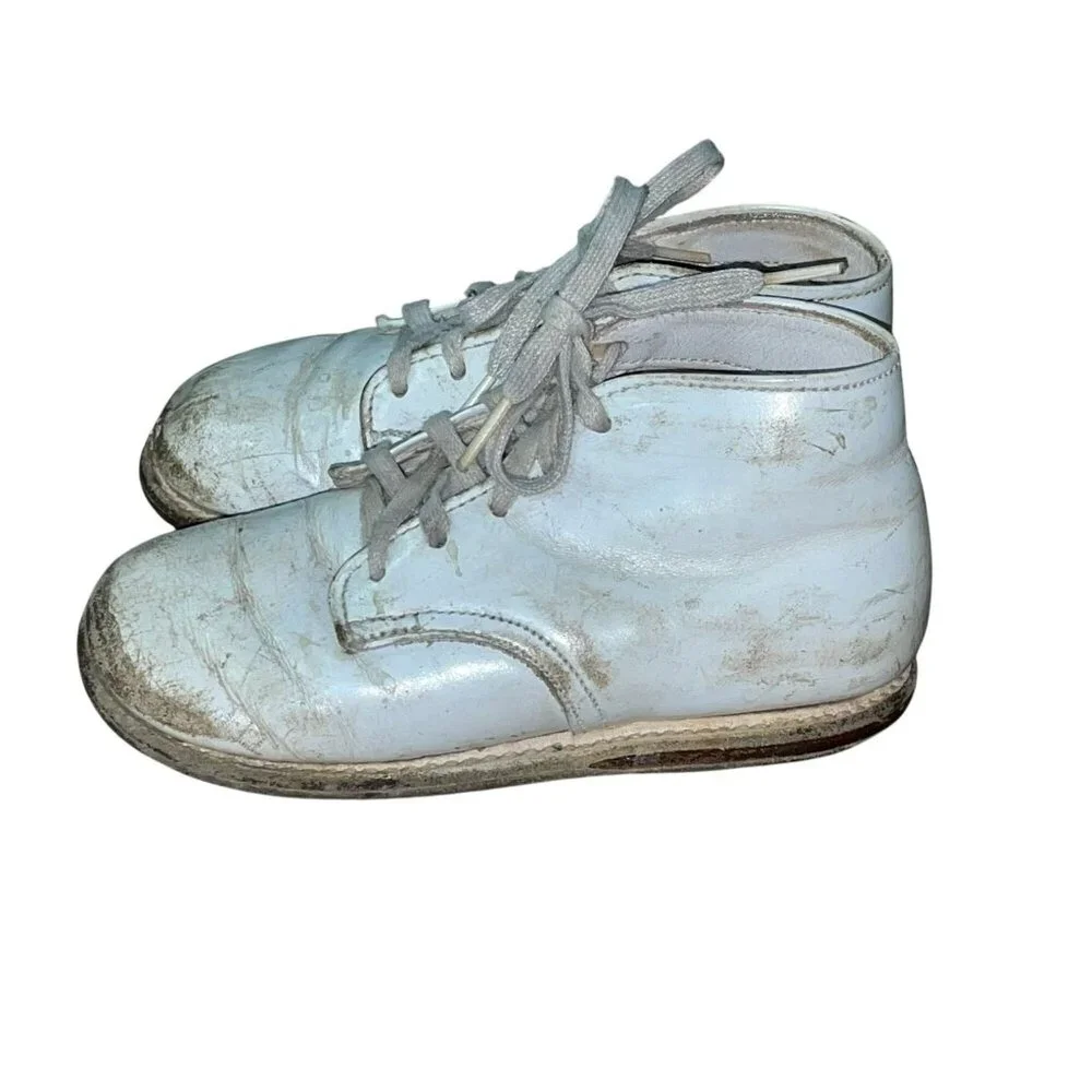 Vintage Buster Brown Walking Shoes 5/6? Used White *Lots of Wear